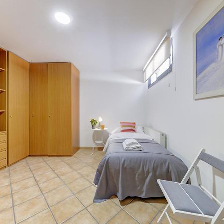 El Palomar Appartement Madrid Buitenkant foto